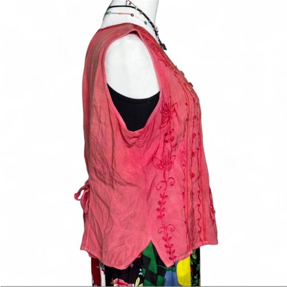 Papa Vancouver Sleeveless Embroidered Coral Button-Front Top - Picture 2 of 9
